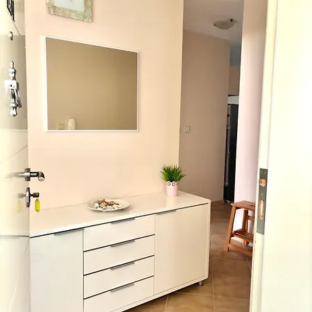 In Complex Atia شقة