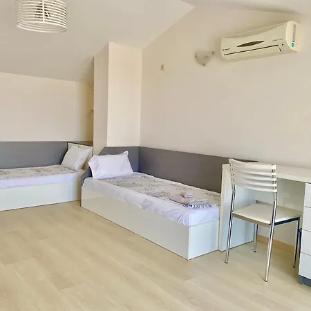 شقة In Complex Atia *