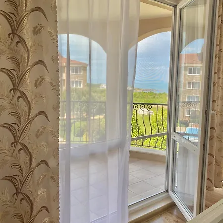 In Complex Atia شقة تشيرنوموريتس