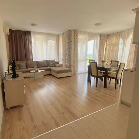 In Complex Atia تشيرنوموريتس