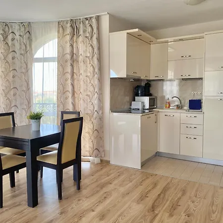 شقة In Complex Atia