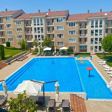 شقة In Complex Atia