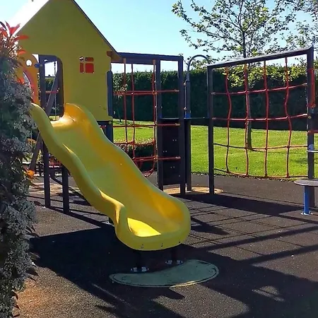 In Complex Atia شقة *