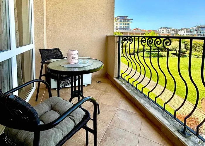 In Complex Atia 아파트 체르노모레츠