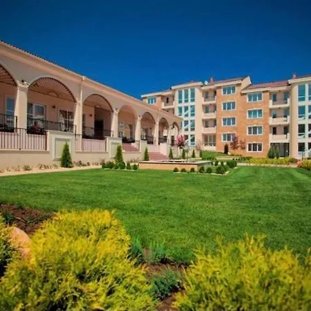 In Complex Atia Апартамент *