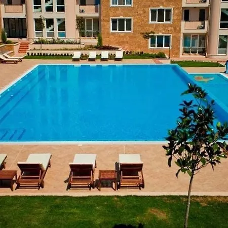 Апартамент In Complex Atia *