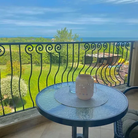 Апартамент In Complex Atia *