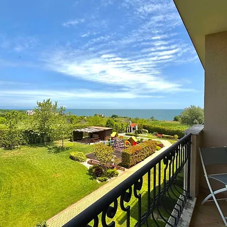 Апартамент In Complex Atia *