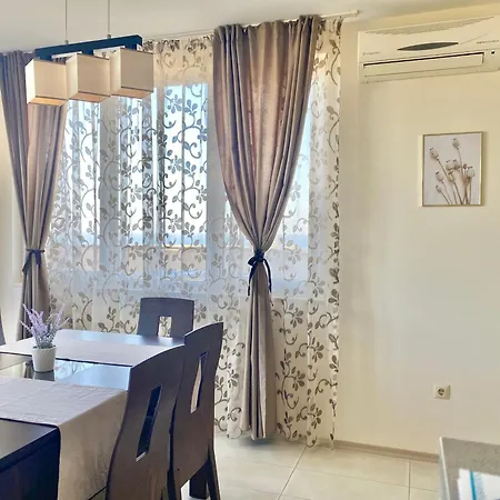 Апартамент In Complex Atia