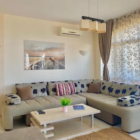 Апартамент In Complex Atia