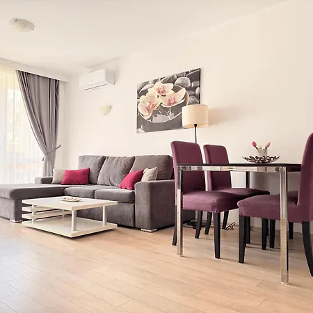 In Complex Atia Apartamento