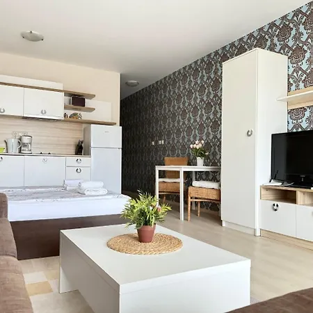 In Complex Atia Chernomorets