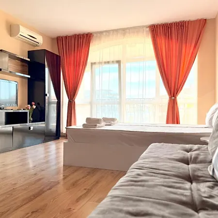 Appartement In Complex Atia