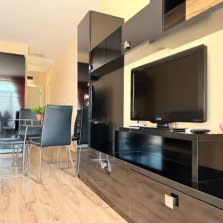 Appartement In Complex Atia