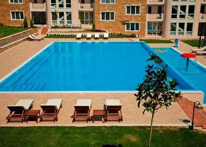 Appartement In Complex Atia *