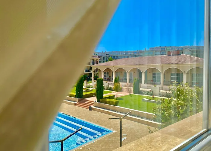 Appartement In Complex Atia