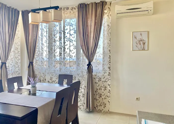 Appartement In Complex Atia