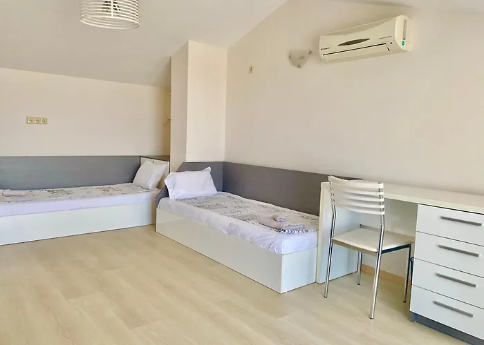 Appartement In Complex Atia *