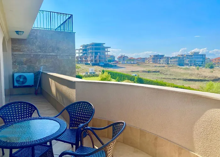 Appartement In Complex Atia