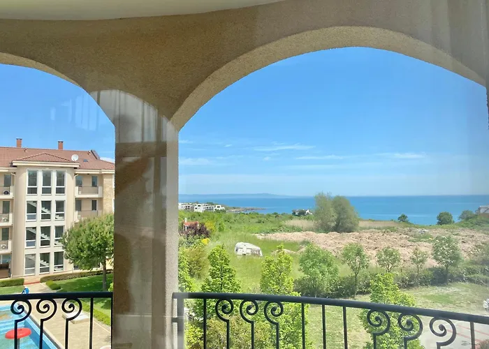 Appartement In Complex Atia *