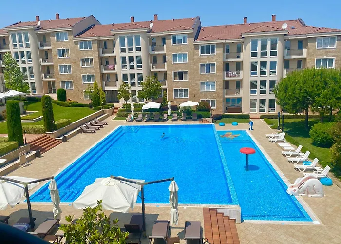 Appartement In Complex Atia